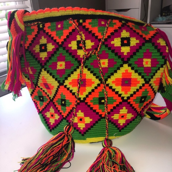 Authentic Handmade Colombian Wayuu Handbag - Picture 1 of 5